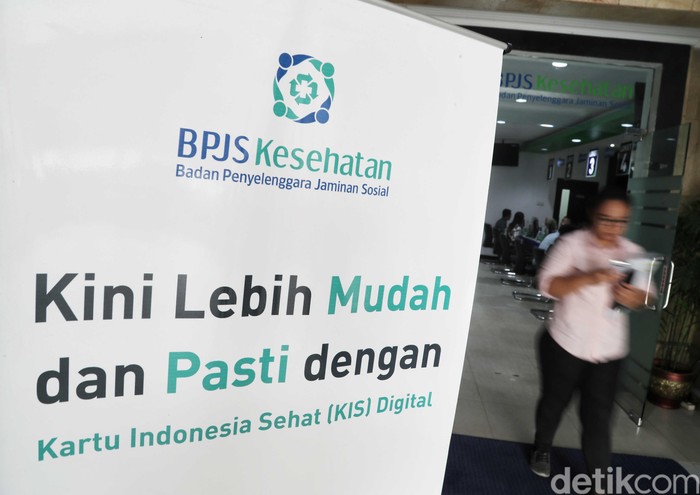 Menkeu Sri Mulyani Indrawati usulkan kenaikan iuran BPJS Kesehatan di semua golongan. Hal itu dilakukan untuk menutup defisit keuangan di BPJS Kesehatan.
