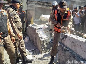 Diwarnai Debat, Pemkot Bongkar Tembok yang Blokir Jalan Umum di Surabaya