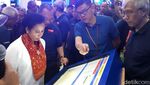 Rini Semringah Keliling Pameran Pertamina