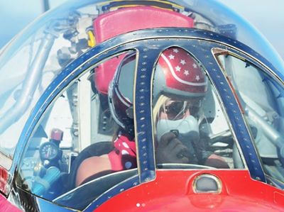 Jessi Combs Pecahkan Rekor Jadi Wanita Tercepat di Bumi, Melesat 841 Km/Jam