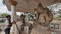 Selain itu ada juga patung Buddha abad ke-8 berukuran besar bertatahkan permata berharga. Raja Adil Siregar/detikcom