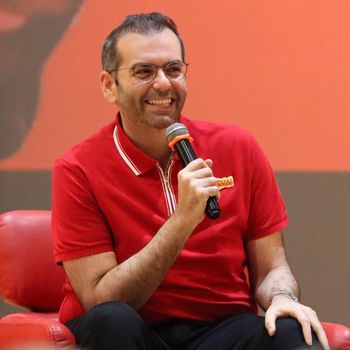 Menggelar Infrastruktur Terbaik, Mempercepat Masuk ke Dunia Digital