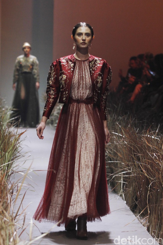 Fashion show karya busana couture Hian Tjen terinspirasi dari kehidupan kaum Amish, digelar di Dian Ballroom Raffles Hotel. Jakarta. Rabu [28/08/2019]. Foto: Mohammad Abduh/Wolipop