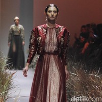 Fashion show karya busana couture Hian Tjen terinspirasi dari kehidupan kaum Amish, digelar di Dian Ballroom Raffles Hotel. Jakarta. Rabu [28/08/2019]. Foto: Mohammad Abduh/Wolipop