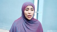 Cinta mengatakan dirinya dilamar Vicky Prasetyo belum lama ini. Pool/Palevi S/detikFoto.