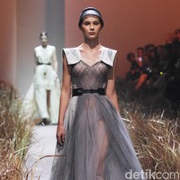 Fashion show karya busana couture Hian Tjen terinspirasi dari kehidupan kaum Amish, digelar di Dian Ballroom Raffles Hotel. Jakarta. Rabu [28/08/2019]. Foto: Mohammad Abduh/Wolipop