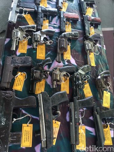 KSAD mengimbau masyarakat yang masih memiliki senjata untuk menyerahkan kepada TNI