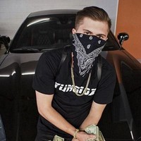 Seperti dilansir Mirror, pria yang tinggal di penthouse Santa Ana ini dijatuhi hukuman 17,5 tahun penjara. Pada saat penangkapan mereka, pihak berwenang menemukan laboratorium dengan hampir 100.000 pil oxycodone palsu, enam kilogram fentanyl dan ratusan pil Xanax palsu. Foto: Instagram