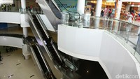 Akses dari Bandara Sepinggan di Balikpapan menuju ke wilayah Kutai Kertanegara atau ke Penajam Paser Utara membutuhkan waktu sekitar 2 jam melalui jalur darat.