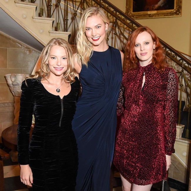 Di Instagram, Danielle tampak berteman akrab dengan sejumlah selebriti dan model kenamaan. Foto: Instagram