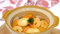 Hampir di semua restoran China ada menu sapo tahu. Tahu telur disajikan dalam hotpot dengan rasa gurih sedap. Untuk membuatnya bisa lihat resep ini! Foto: Tasmade
