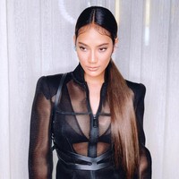 Tara Basro hadir di premier film dan konferensi pers Gundala yang digelar di Epicentrum XX1, Jakarta Selatan, Kamis (29/8/2019) malam. Ia tampil cantik sekaligus seksi dalam balutan gaun transparan hitam. Foto: Instagram/@tarabasro, @ivanteguhsantoso, @kieferlippens