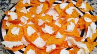 Ngemil keripik doritos dengan topping krim keju ternyata ide baik untuk dilakukan. Foto: Istimewa