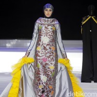 Fashion show koleksi busana muslim karya Norma Hauri yang mengangkat kain tenun Bali di ajang Jakarta Fashion & Food Festival 2019 di Hotel Harris. Kalapa Gading. Jakarta. [Senin 19/08/2019]. Foto: mohammad Abduh/Wolipop