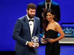Karena Alisson Memang Kiper Terbaik Dunia Saat Ini