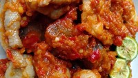 Pentol mercon yang satu ini enak buat lauk ya. Sambalnya berlimpah dan pastinya enak dimakan hangat-hangat.  Foto: instagram