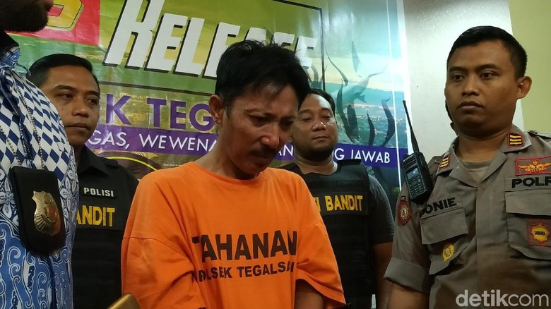 Ingat Anak, Pengedar Sabu di Surabaya Nangis Saat Ditanya Wartawan