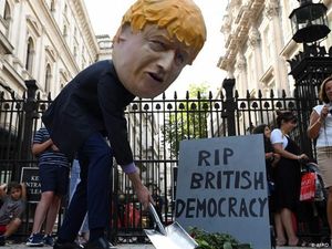 Paksa Parlemen Inggris Reses Panjang, PM Boris Johnson Disebut Diktator