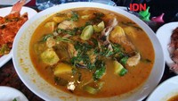 Elza Syarief diketahui jago masak masakan Indonesia. Seperti yang satu ini, ada hidangan berkuah kuning yang menyegarkan dan bikin ngiler. Foto: Istimewa
