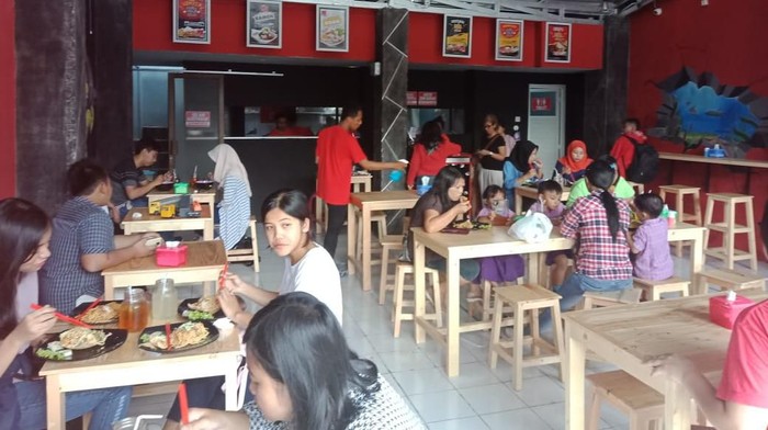 Mengicip Omzet Puluhan Juta Rupiah dari Waralaba Mie Setan