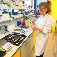 Act IV adalah campuran sempurna dari tradisi dalam kecantikan dan minatku pada akting, mengambil inspirasi dari kehidupanku di Hollywood untuk menawarkan produk makeup multifungsi untuk setiap wanita menambah sentuhan glamour di harinya, tutur Danielle. Foto: Instagram