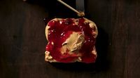 Ciamik! Lihat Trik <i>Food Sylist</i> Ini Sajikan PB&J Sandwich