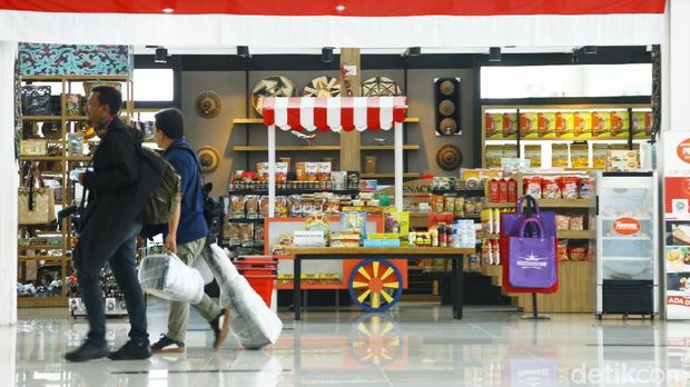 Rencana pemindahan Ibu Kota Indonesia ke Kalimantan Timur menarik perhatian publik. Ragam hal menarik dari daerah itu ramai dibahas, termasuk Bandara Sepinggan.