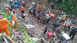 Potret Pulau Sampah di Kalibaru Dibersihkan