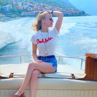 Di Instagram terlihat pula jika Danielle sering menghabiskan waktu untuk liburan bersama orang-orang terdekat. Foto: Instagram