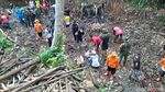 Potret Pulau Sampah di Kalibaru Dibersihkan