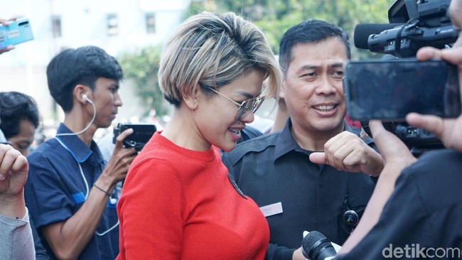 Tajir, Nikita Mirzani Klaim Jika Meninggal Tak Tinggalkan Utang
