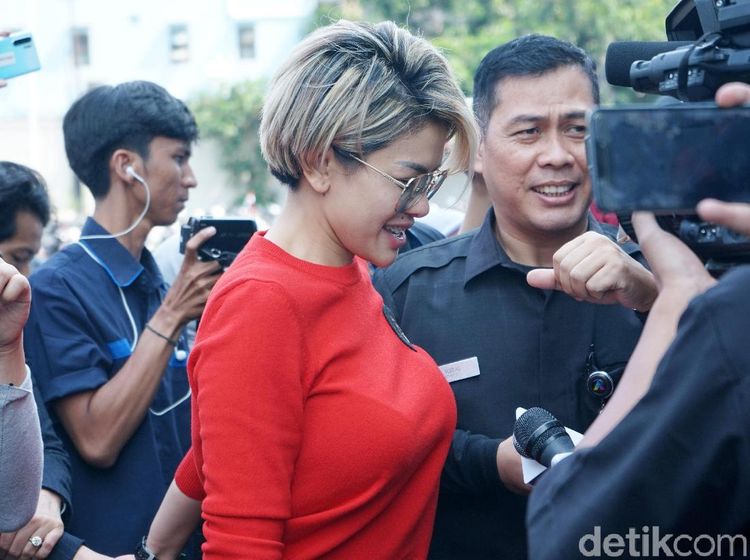 Kembali Berkasus, Tak Lelahkah Nikita Mirzani?