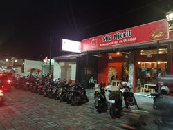 Mencicipi Omzet Puluhan Juta Rupiah dari Waralaba Mie Setan
