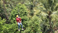  Selain bisa kulineran, traveler juga bisa mencoba beberapa wahana yang menantang seperti flying fox, wisata sepeda, permainan tradisional, dan lain-lain. (dok. Disbudpar KLU) 