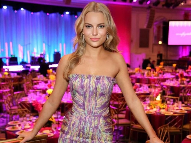 Begini penampilan Danielle Lauder ketika menghadiri acara karpet merah. Foto: Instagram