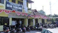Rencana pemindahan ibu kota Provinsi Jawa Barat tengah ramai dibahas masyarakat. Hal itu bermula dari rencana Gubernur Jawa Barat Ridwan Kamil yang berencana mengikuti jejak Presiden Joko Widodo (Jokowi) yang memindahkan ibu kota negara dari Jakarta ke Kalimantan Timur.