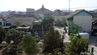 Meski dinilai cocok untuk menjadi ibu kota provinsi yang baru, ada catatan yang tentunya harus diperhatikan Pemprov Jawa Barat jika berniat memindahkan ibu kota ke Tegalluar.
