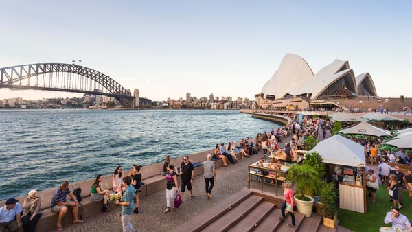 Peringkat kedua ditempati Sydney, Australia. Kota ini memiliki 406 jenis kegiatan outdoor yang bisa dinikmati masyarakat, salah satunya Pantai Bondi yang terkenal. Foto: (CNN) Peringkat kedua ditempati Sydney, Australia. Kota ini memiliki 406 jenis kegiatan outdoor yang bisa dinikmati masyarakat, salah satunya Pantai Bondi yang terkenal. Foto: (CNN)