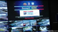 Sebelumnya Korlantas Polri bakal meluncurkan Smart SIM (surat izin mengemudi) yang juga berfungsi sebagai kartu uang elektronik pada September mendatang. Tak hanya untuk bayar e-toll, Smart SIM tersebut juga bisa untuk membayar denda tilang.