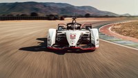 Soal ketangguhan mobil balap Porsche ini dikatakan akan mampu menyemburkan 335 tenaga kuda dan diklaim mampu mencapai topspeed hingga 280 km/jam. Istimewa/Porsche.