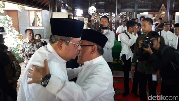 Ibunda SBY Wafat, Begini Suasana di Rumah Duka Cikeas