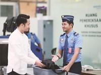 Fakta soal MacBook Pro yang Dilarang Masuk Bagasi Pesawat