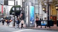 Di lapisan luar toilet dibuat dengan layar LED yang dapat digunakan sebagai sarana komersial. Istimewa/Dok. Inhabitat.