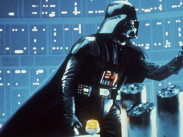 Helm Darth Vader dan Kacamata Harry Potter Akan Dilelang September Mendatang Helm Darth Vader dan Kacamata Harry Potter Akan Dilelang September Mendatang