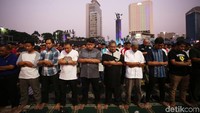 Sebelumnya, Jakarta Muharram Festival dibuka dengan ceramah dari Ustaz Maulana. Dalam ceramahnya, Ustaz Maulana mengingatkan agar umat Islam menutup akhir tahun 1440 Hijriah ini dengan membuang segala perilaku buruk. Ia mengajak umat menyambut tahun baru 1441 Hijriah atau 1 Muharram dengan niat baik dan introspeksi diri. Ia mengingatkan pula soal ibadah.