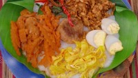 Siapa yang ngga ngiler? Bubur gurih lembut dengan topping aneka lauk warna-warni. Foto : Instagram @badia17