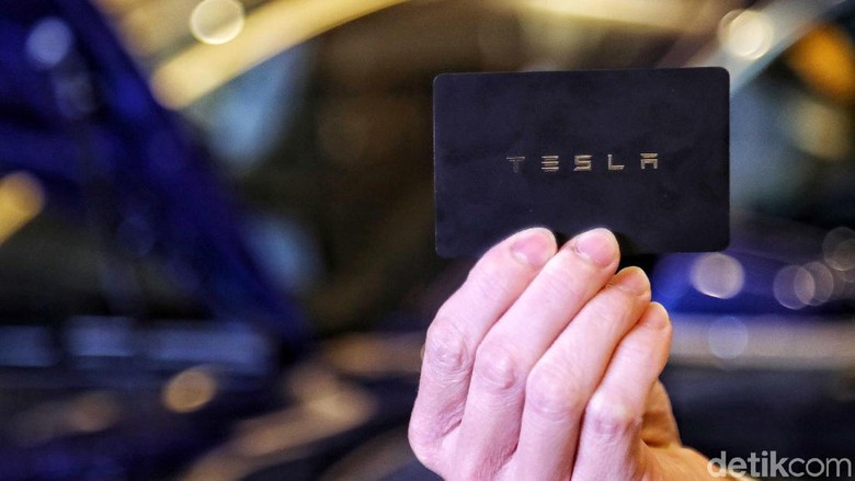 Mobil Listrik Tesla Prestige Motorcars kembali memperkenalkan line up kendaraan ramah lingkungannya. Kali ini mobil yang dibawa oleh importir umum tersebut adalah Tesla Model 3.