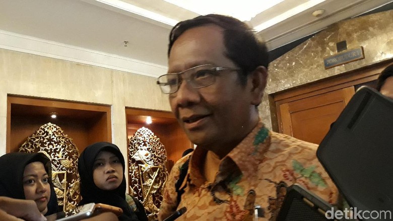Mahfud Md Tanggapi Kondisi KPK: Rakyat Gelisah, Tolong Selesaikan Mahfud Md Tanggapi Kondisi KPK: Rakyat Gelisah, Tolong Selesaikan