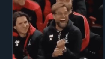 Meme dari fans Liverpool lain yang juga ikutan menertawai MU. (Foto: Internet/Twitter)