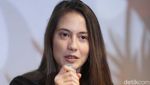 Pevita Pearce Senyumanmu Itu Lo...